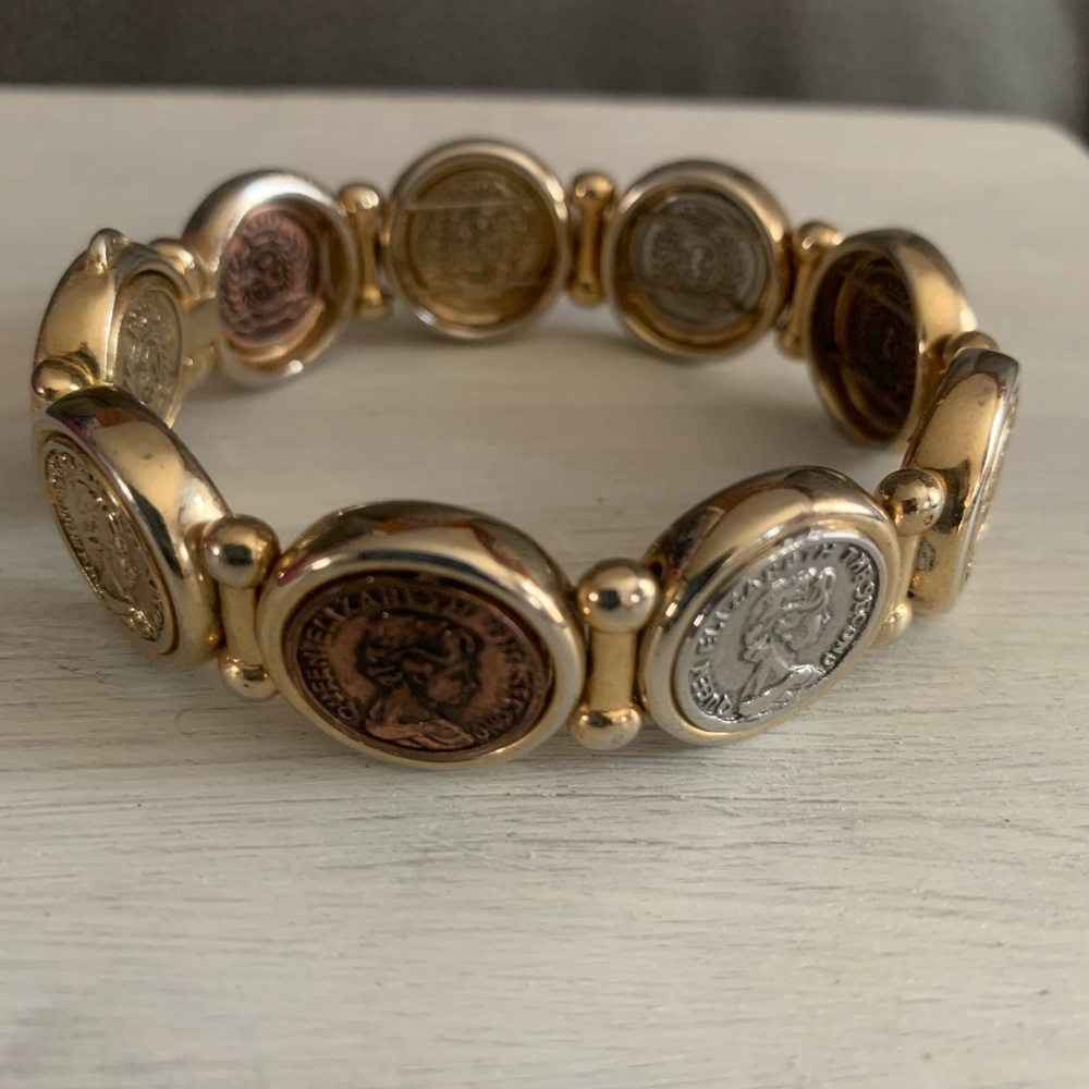 Queen Elizabeth II Tri Color Coin Style Bracelet - Picture 3 of 9